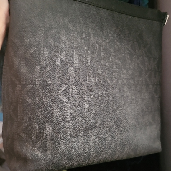 Michael Kors crossbody - Picture 3 of 4